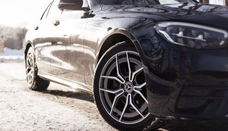 Mercedes-Benz E220d AMG Mercedes-Benz E220d AMG