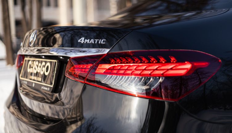 Mercedes-Benz E220d AMG Mercedes-Benz E220d AMG