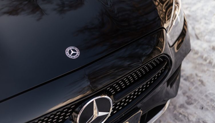 Mercedes-Benz E220d AMG Mercedes-Benz E220d AMG