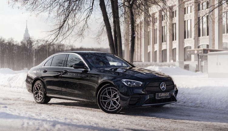 Mercedes-Benz E220d AMG Mercedes-Benz E220d AMG